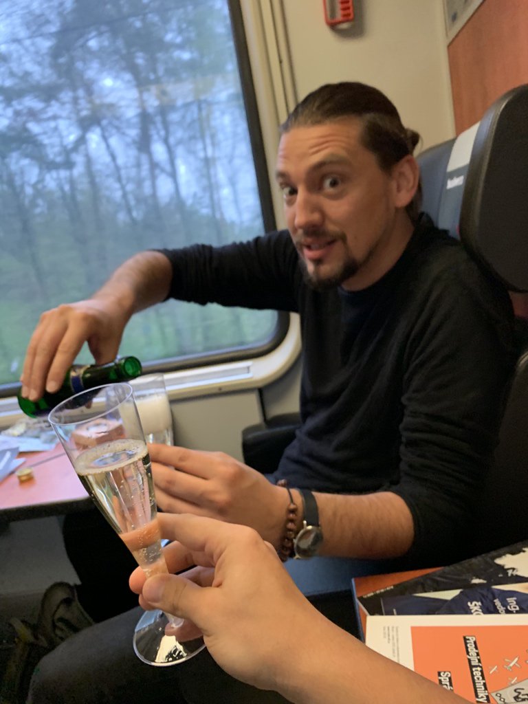jirkapenzes's tweet photo. DevFeste, jsme na cestě! #DevFestPce https://t.co/yHRhxwNYMq