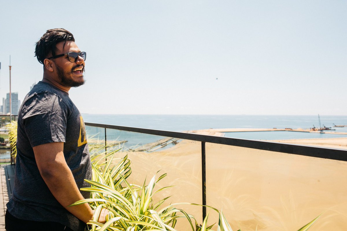 Danuinn's tweet photo. Hope we can enjoy this view soon in PEACE ☮️ -Praying 🙏 .
.
#Colombo #Beautiful #WTFlk #SL https://t.co/nGFIlUTaDS