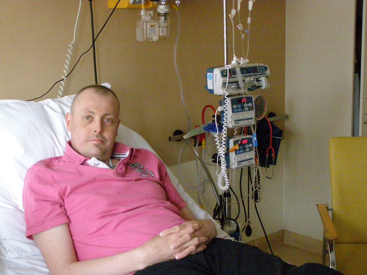 Dat een stamceltransplantatie je leven voorgoed kan veranderen, daar weet Bernhard alles van. Dankzij de stamcellen van zijn zus, leeft hij nog. Lees hier zijn aangrijpende verhaal: matchis.nl/actueel/stamce…