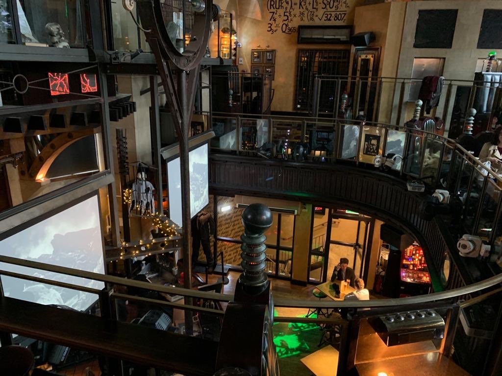 WiseGrahamwise4's tweet photo. Leaving #edinburgh. Lovely place. Pubs to visit #bramblesbar. #devilsadvocate. https://t.co/dl8uO3oR3q