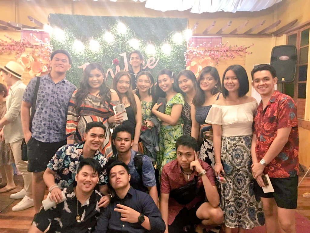 youngmasterbill's tweet photo. Had fun last night at @AngelesJenibee 's Tropical-themed 18th Birthday Celebration. ๐๐ฎ๐ด๐ค๏ธ #AvoFam https://t.co/2spWjdeWsr