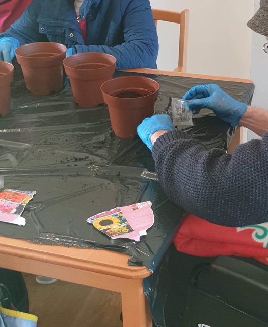 Springhill_Care's tweet photo. Taking root with Birch Green #CareHome #Skelmersdale
🌻 🌱 🌿 👉 https://t.co/sP72s8oieS
View more photos 👉 https://t.co/JMuiC0cWjG
#CareHomeLife #ResidentsChoice #LetshaveFUN https://t.co/K5W5E4ULin