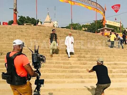 rajneesh350's tweet image. #JayegaToModiHi 
#SaturdayThoughts 
फ़िल्म &quot;विदाई&quot; की शूटिंग का एक दृश्य [वाराणसी, 2019] 👇
