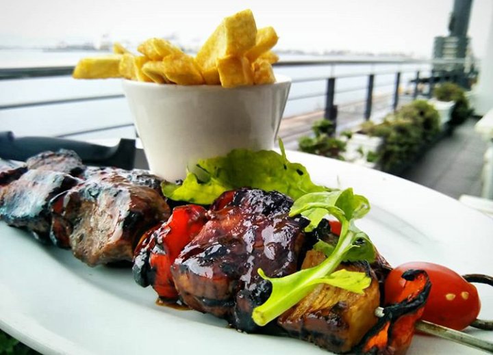 Yookoo_Ride's tweet photo. ➡#TeamCapeTown has 45% vs #TeamJoburg's 55% in our online "coolest #city" #Facebook poll right now..maybe this #food pic will sway your vote?! 😊💝🇿🇦🌍 #SaturdayMotivation #travel #Joburg #CapeTown (pic @jamescapetown)
➡Ride there NOW with #YooKoo app➡https://t.co/FsowSJNiOC https://t.co/kJeOZlhoKz
