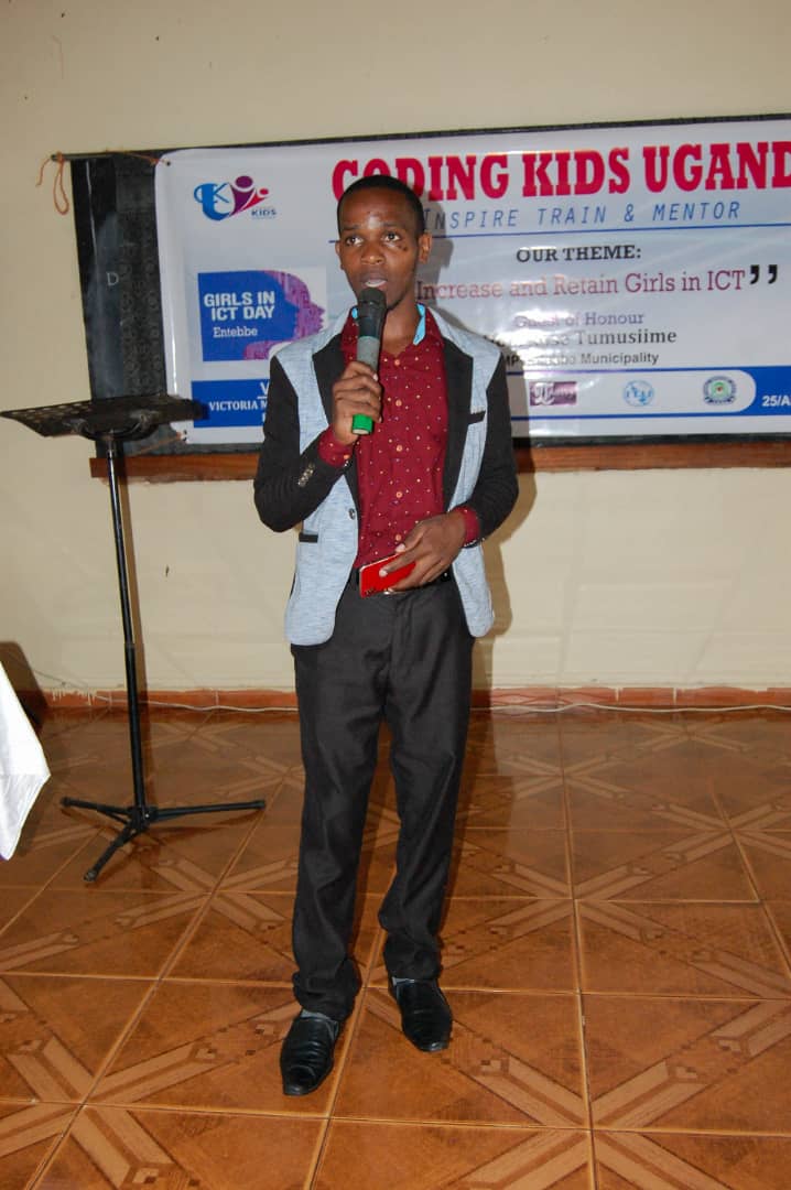 ED_CAU's tweet image. Coding Kids Uganda on the move to increase and retain girls in ICT during the celebration in Entebbe with Hon. Rosemary MP Entebbe municipality. #codingkidsuganda #codinginheels @itu