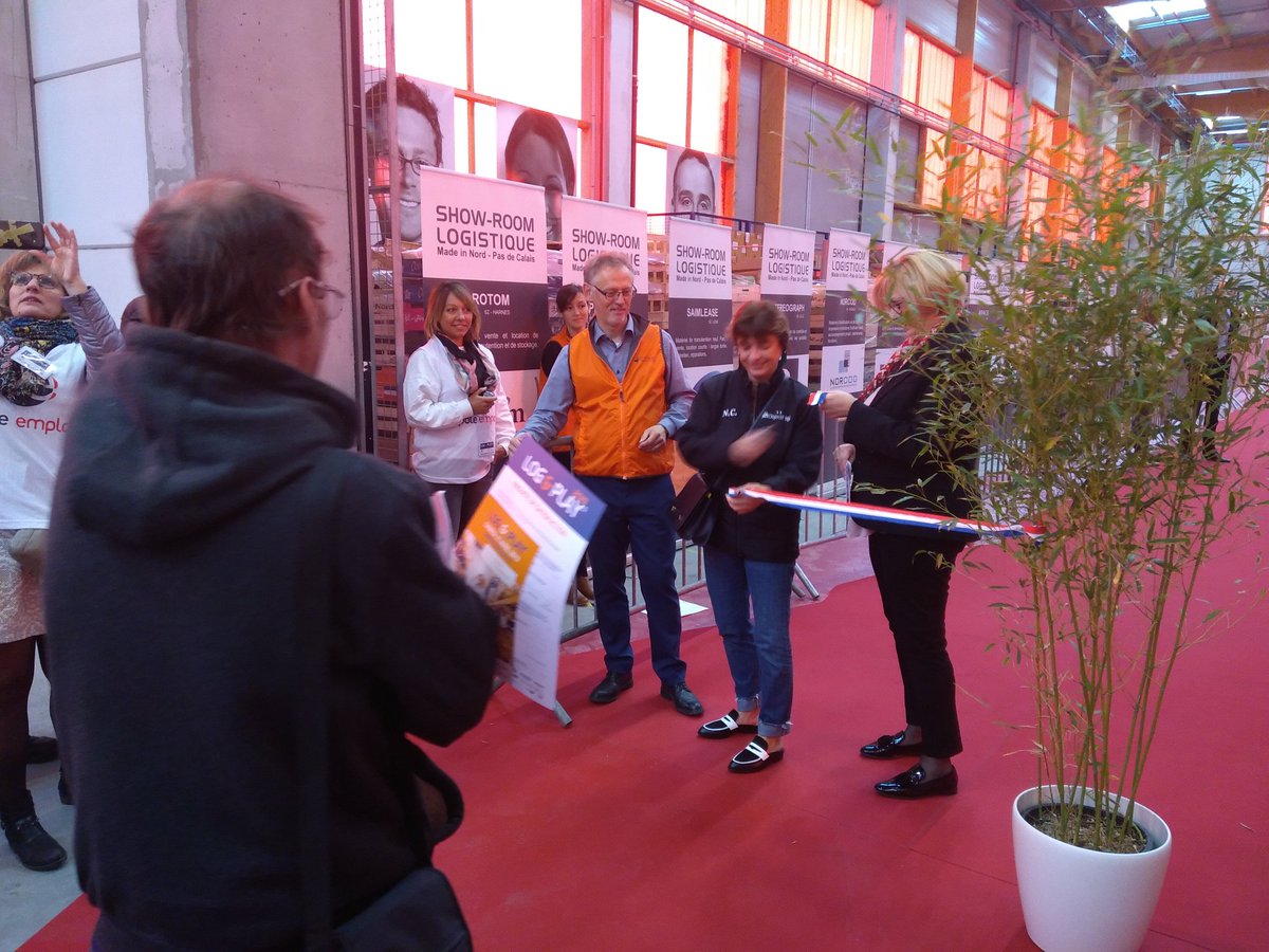 corentinevaill2's tweet photo. #LogandPlay depuis 1 heure, les entreprises du #Transport et de la #logistique reçoivent les candidats et les candidates ! @Nadine_CRINIER @EURALOGISTIC @C_Bailleul62 @JlucDerambure @NeveuCorinne @didier_thomas_ https://t.co/6jA4GhPSC0