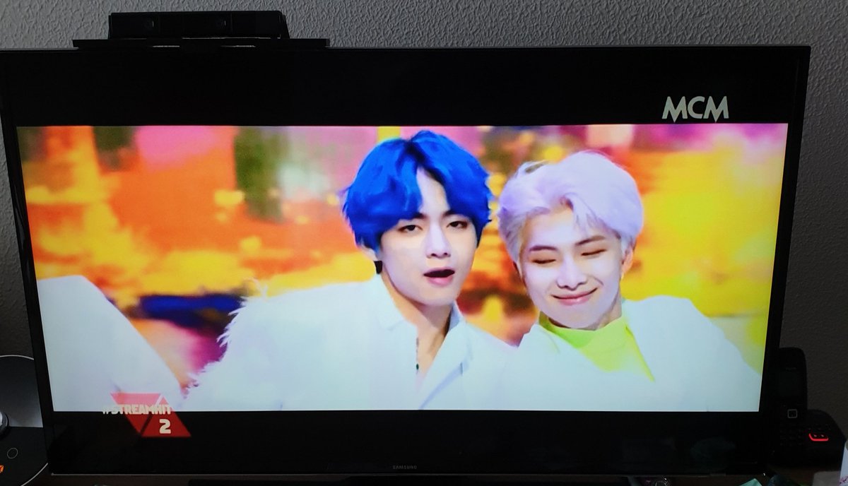 BubbleTaeV8's tweet photo. BTS est 2 dans #STREAMHIT de @MCM !!
C'est toujours une agréable surprise de les voir à la TV!
#BBMAsTopSocial BTS @BTS_twt
@ARMYFRANCE_ https://t.co/LIF2EtU4U1