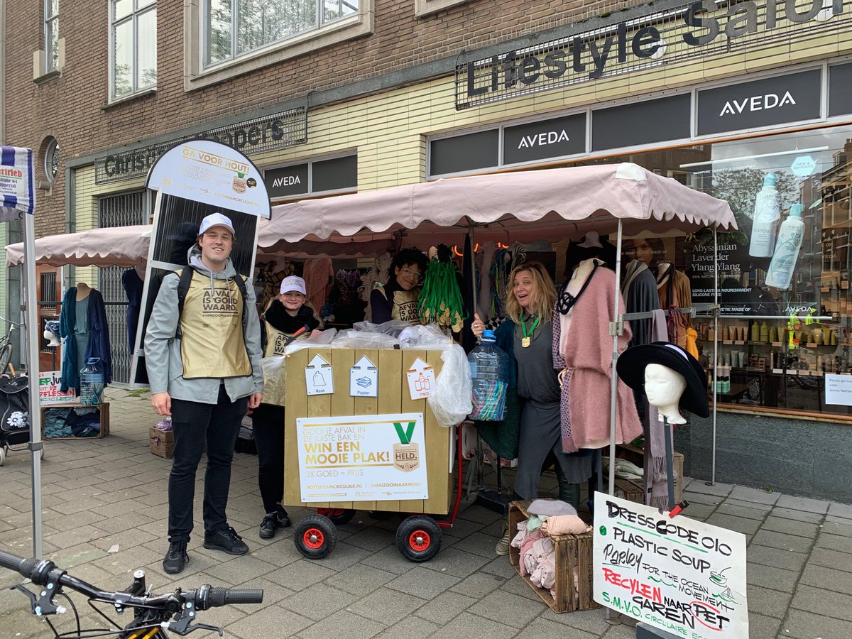 ⁦<a href="/circulair010/">circulair010 ( harsh_arora )</a>⁩ #vanzooinaarmooi van Fles naar Dress