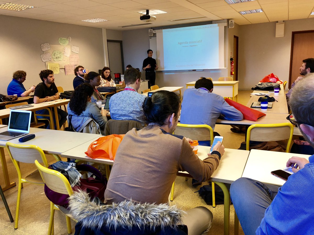 Jerem_Esteves's tweet photo. « Mon projet VP Étudiant en 120 secondes - Agenda associatif » by @SeramBorgel, VPE d’@AssasParis2 à la @CEVPU. Pour @univbordeaux, nous présentons #PowerZee et le #GreenOffice https://t.co/yY45tfwfqy