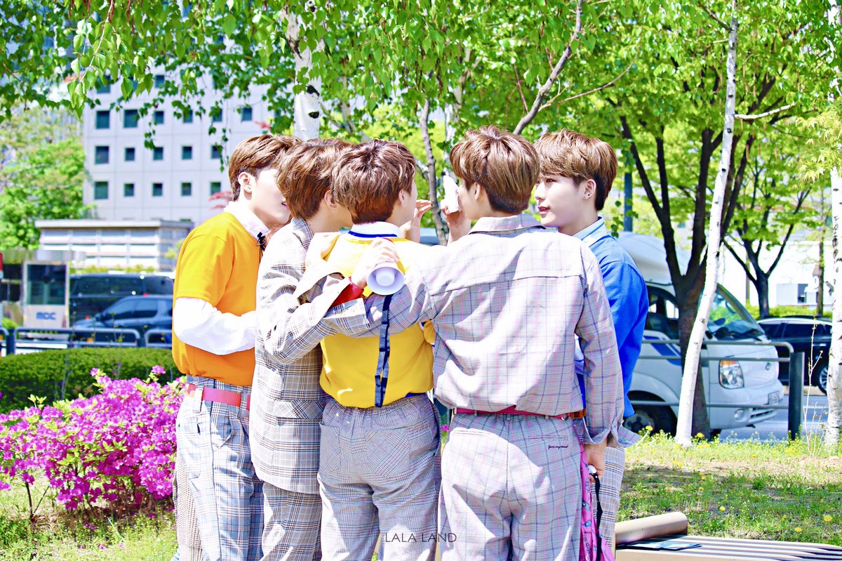 데뷔 축하해 ✺◟(∗❛ัᴗ❛ั∗)◞✺ ❤️