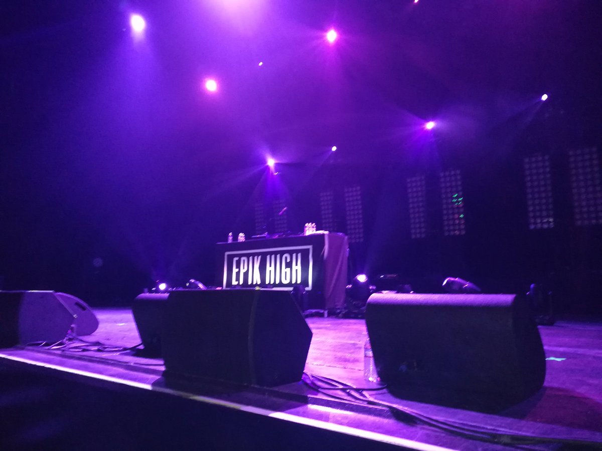 AishelMarie's tweet photo. WOW!!! Amazing Concert👏🏾👏🏾👏🏾 Last concert was 4yrs ago in ATL then NYC... words are not enough to exclaim Epik High...🙌🏾#SleeplessinLA #epikhigh2019tour https://t.co/reUJHwe8fL