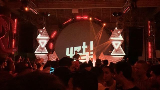 Palnoise's tweet photo. 3d Mapping over DjBooth while Timo Mass is on the mix.
Stage 3d mapping by @palnoise_ &amp; @alfonsolosco 
MeetFestival - Electronic music festival at Punta Cana
(🇵🇦Republica Dominicana)
International djs lineup: 
@dj_m.a.n.d.y @timo.maas @kennyglasgowmusic … https://t.co/BqBV6Bx6oj https://t.co/9vqzqmZZjE