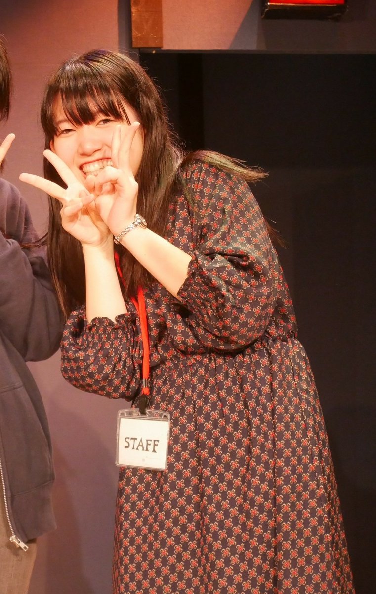 劇団立命芸術劇場 Twitter वर 団員紹介 吉本美咲 3回生 国際関係学部 制作 衣装小道具班所属 美人で天然なほんわかした先輩 2回生 光田 真面目でもちょっと抜けているところがチャームポイント 独自のセンスは笑いをもたらす 2回生 谷口 仕事がよく