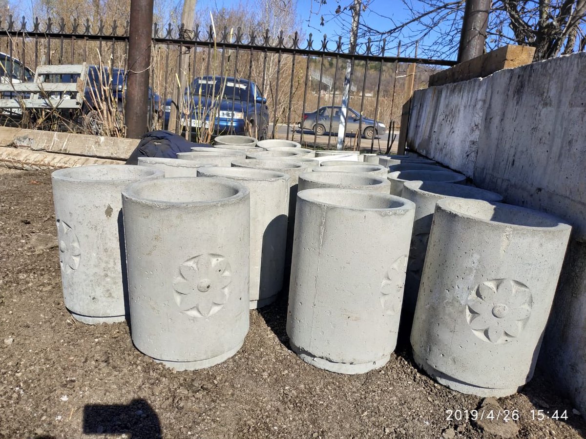 Прибыли урны на замену пришедшим в негодность! Осталось покрасить и установить