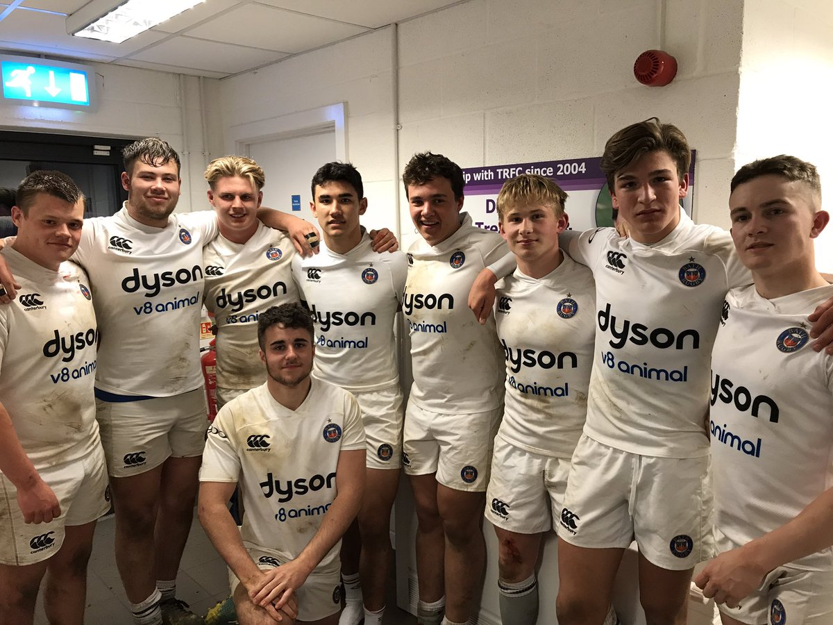 Strong contribution from the @BeechenRugby lads representing @bathrugbyacad U17s last night. Chuffed for the three debutants. Not forgetting Big Al in the Bristol team too! Well done all - great performance, exciting rugby!