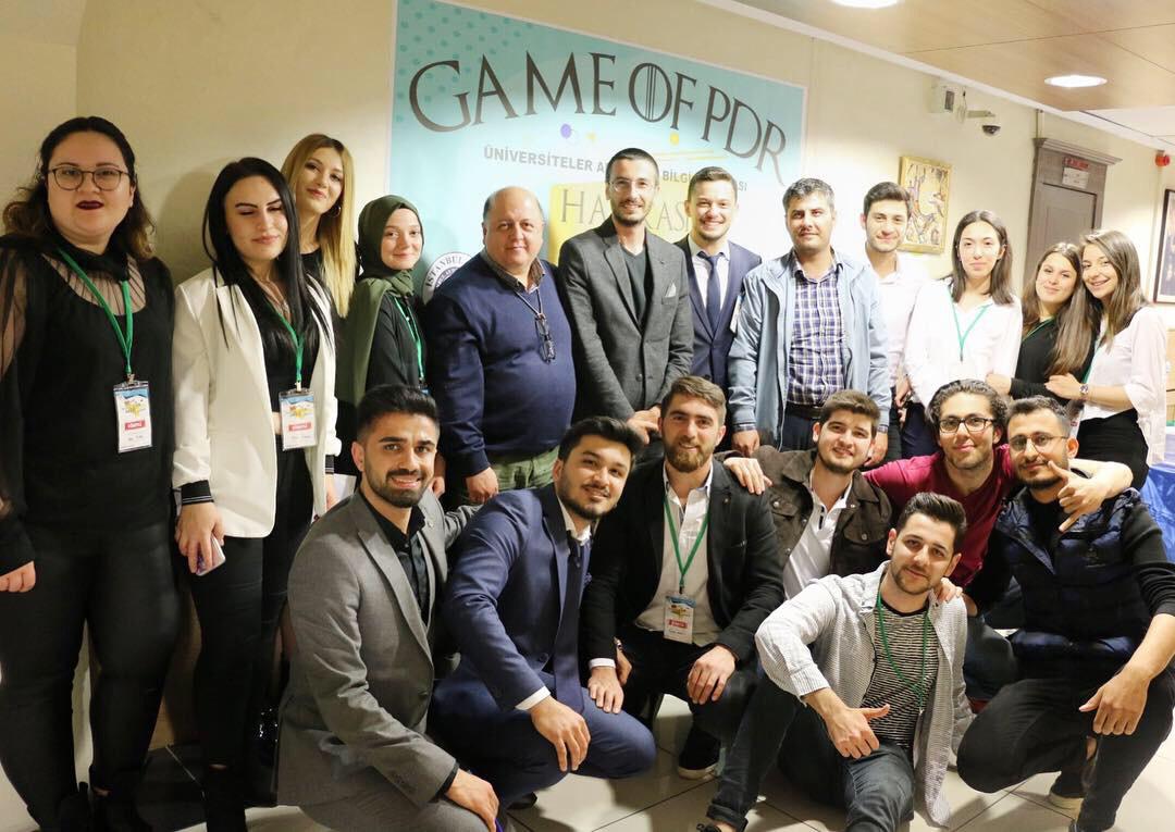 Muhteşem bir organizasyonla Game Of PDR Üniversiteler Arası Bilgi Yarışmasını tamamladık. Katılım gösteren herkese, bizi yalnız bırakmayan değerli jüri üyelerimiz ve hocalarımıza ve tabiki muhteşem ekibimize teşekkür ediyoruz 🙏