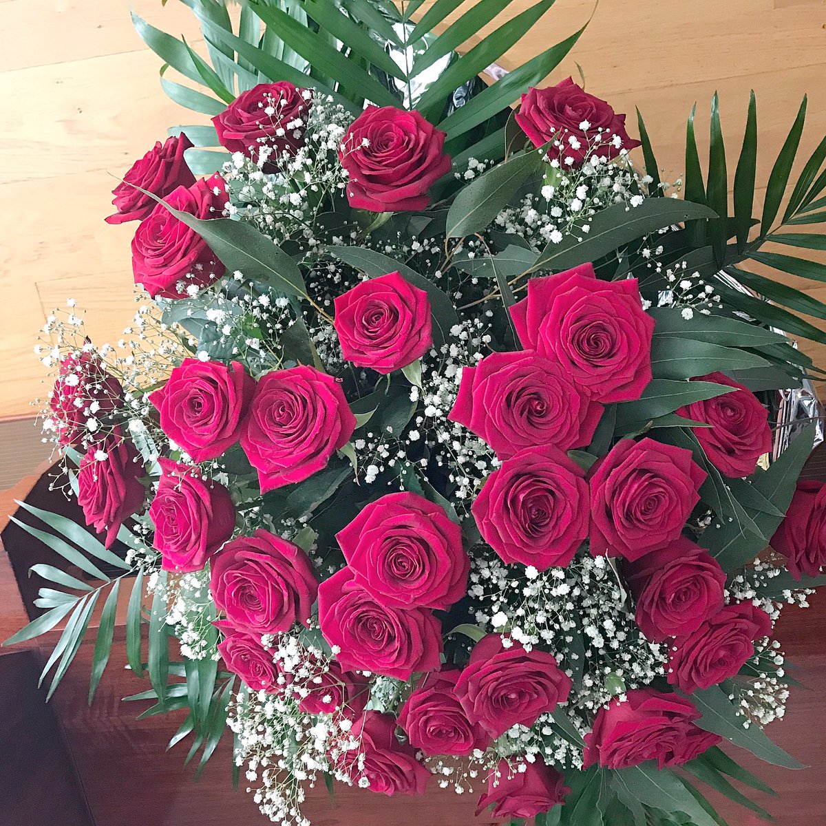 Avui un gran ram de roses roges