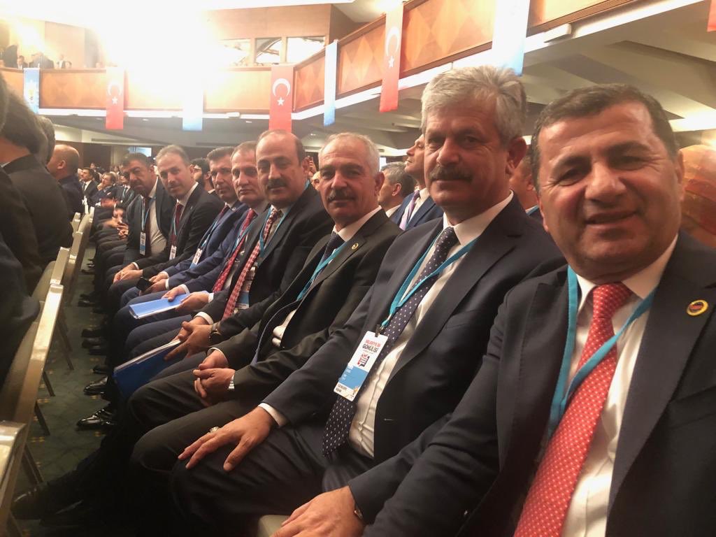 28. İstişare ve Değerlendirme Toplantımız Cumhurbaşkanımız, Genel Başkanımız Sayın <a href="/RT_Erdogan/">rt_erdogan</a>’ın katılımıyla başladı. 

Siirt ekip olarak Reisinin yanında. 

#BelediyeİşiGönülİşi