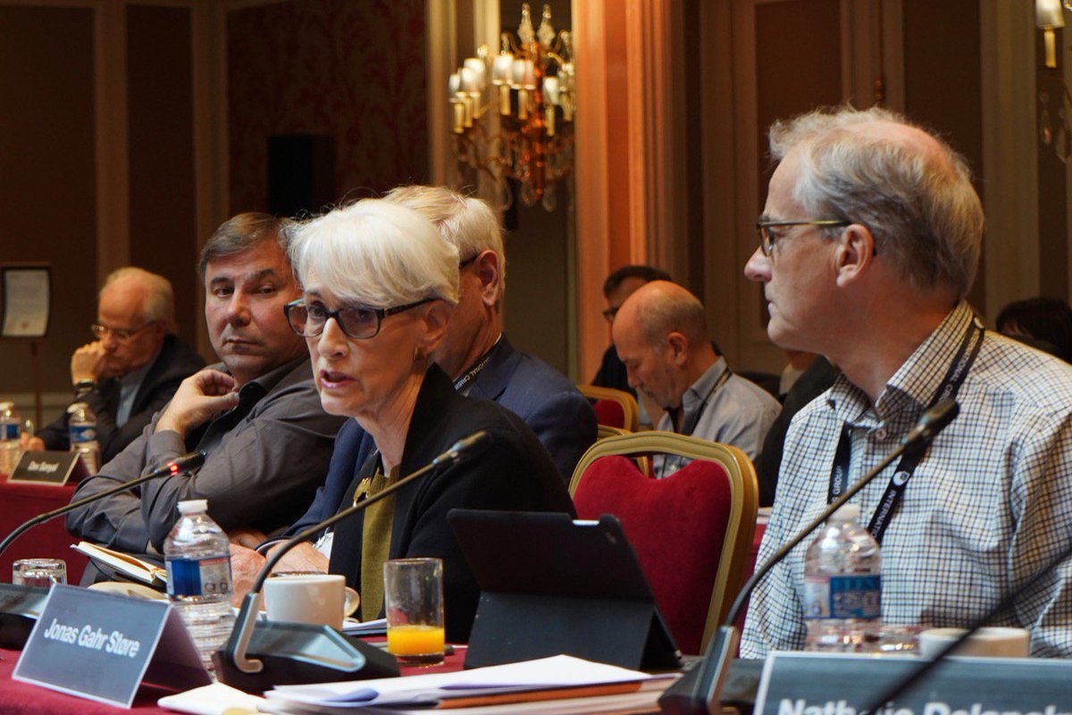 Wendy Sherman (L), former Under Secretary of State at the US State Department; Jonas Gahr Store (R), former foreign minister, Norway