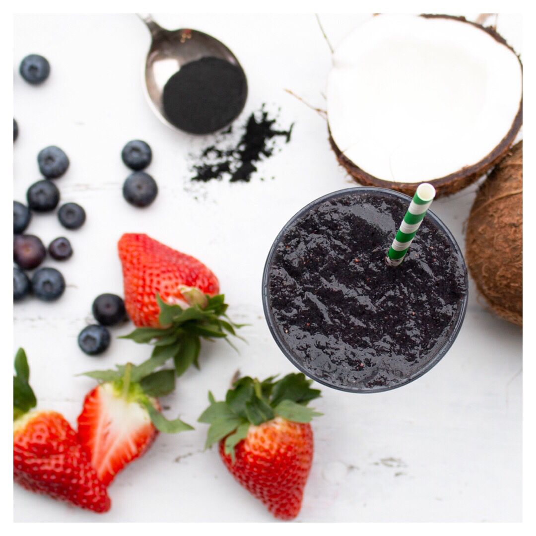 There is still time to pick up one of our seasonal smoothies, Dark Dynamic 🙌🏼