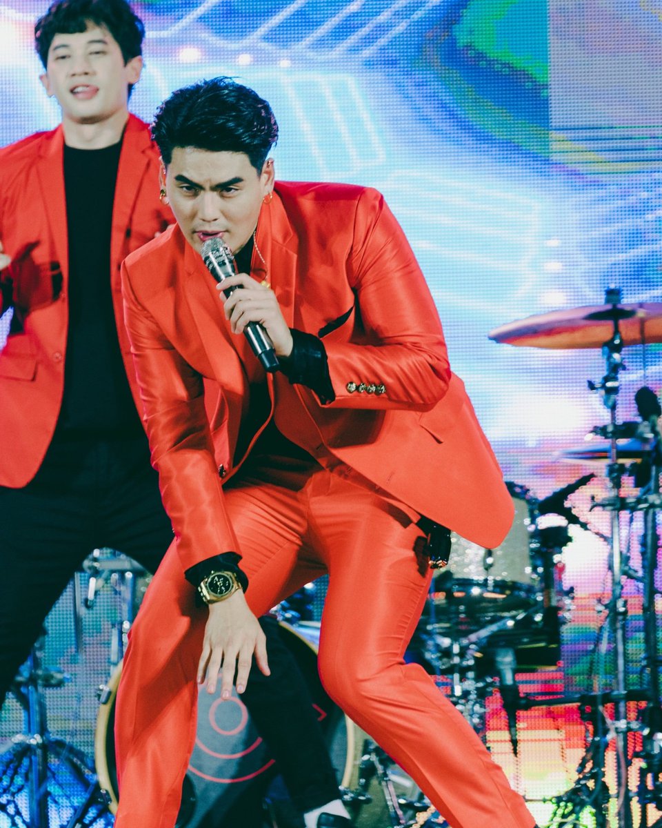 onthidar's tweet photo. งานเมื่อวาน ได้เก้าอี้จารย์เดียร์นะคับ 😝😘

@hunz_iph #HunzIPH #IPHTOUR
#nescafeblendandbrew 
#เข้มนุ่มลงตัวเอาใจไปเลย https://t.co/yfvU2dEOgx