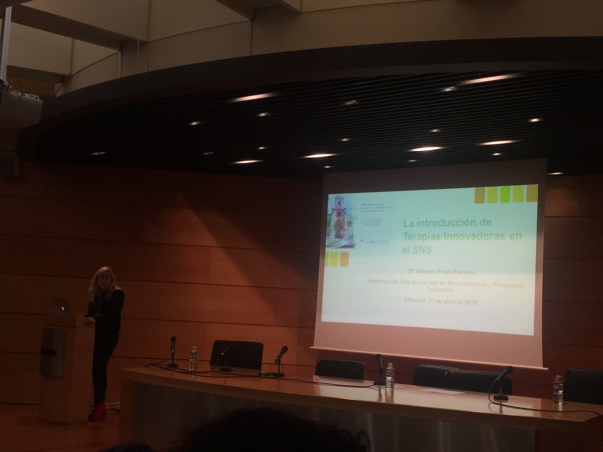 Piedad_L_S's tweet photo. @DFragaF nos habla de nuevos modelos de financiación #sostenibilidad #cohesion #seleccion #xivjornadacientifica #scmfh #albacete19 #carTcells #carT #FarmaciaHospitalaria @sanidadgob @SCMFH @sefh_ https://t.co/B4sIUDCuym