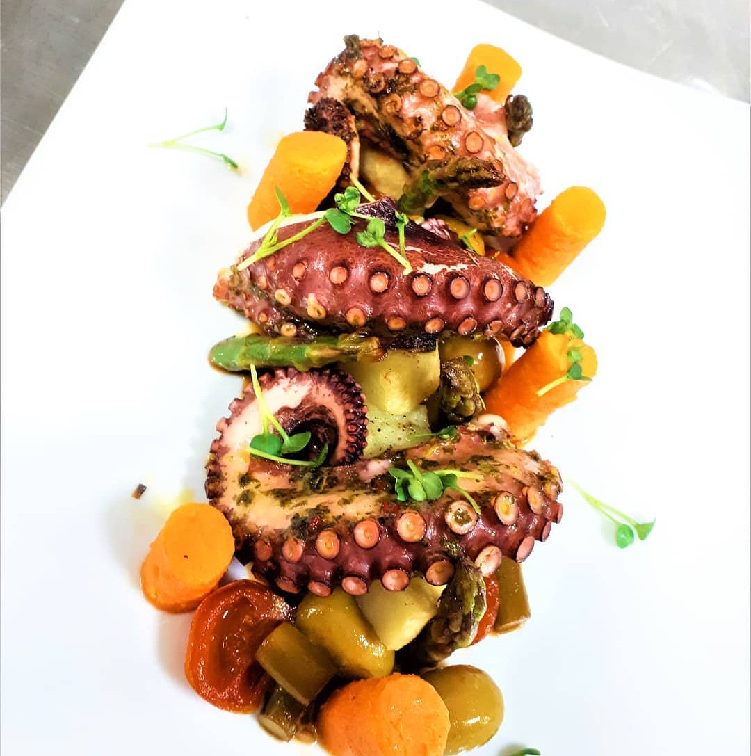 For more pictures and recipes follow my instagram account :chef_voicufloo

#chefvoicuflorin #personalchef #privatechef #chefinuk #octopus #seafoodlover #seafood #food #foodie #london #londonfood #eatinlondon #cooking #gastronomy #UKRestaurant #ukrestaurants #gastronomy #londoner