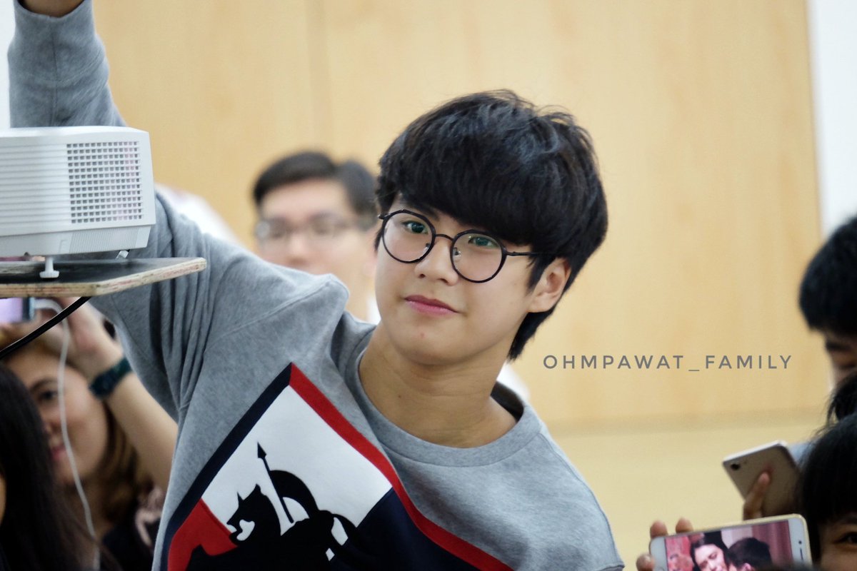 PoMOppa's tweet photo. ลงวนไป งานจบ รูป​ไม่จบ
ดูไม่ออกเลยว่าป่วย สปิริต​สูงมากกกกก.. 
ฝากผลงานใหม่ของน้องด้วย
That March ภาพยนตร์​เรื่องแรกของน้อง 
#ฝากติดตามผลงานใหม่ด้วย #ภาพยนตร์เรื่องแรก #thatmarch #เร็วๆนี้ #รอชมกันนะ 
#เชงเม้งEP8 #อุ๋งๆโอมภวัต #ohmpawat @ohmpawatt @Ohmpawat_Family https://t.co/CPvaMmlA2l