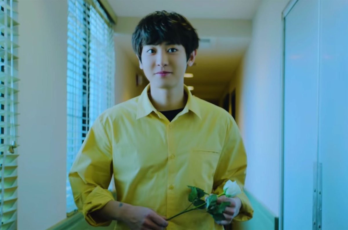 billboard's tweet photo. EXO's #Chanyeol releases his first solo single #SSFW https://t.co/l4jNOjhv81 https://t.co/FeN0pTnmW8
