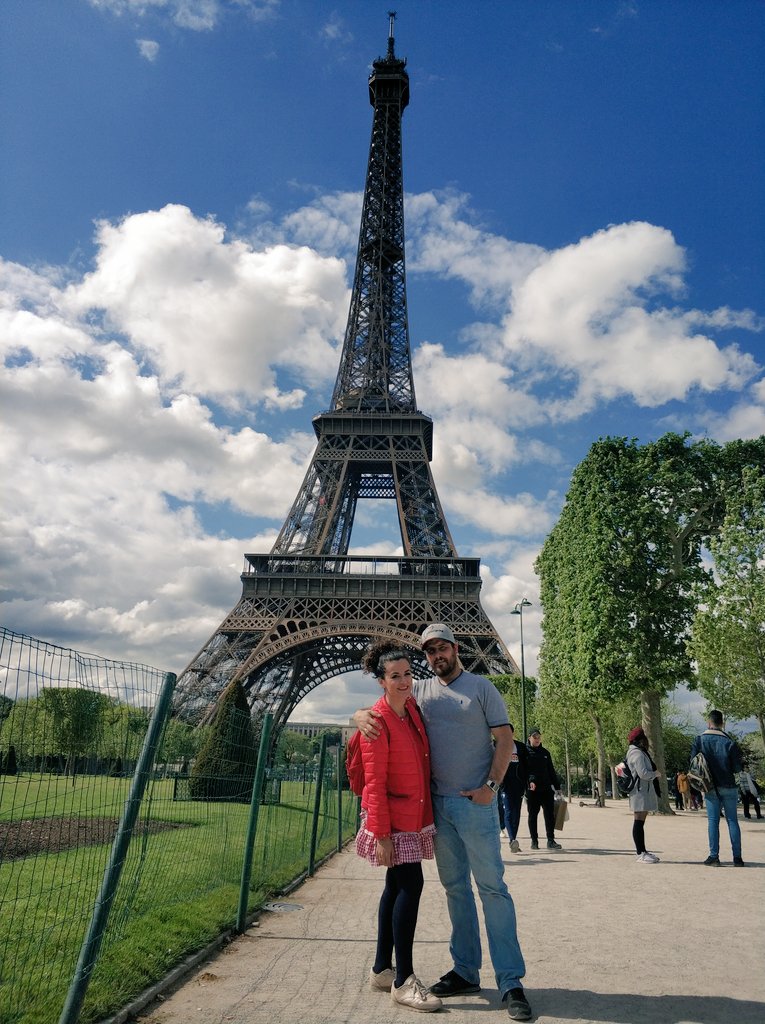 LidiaSierraBUR's tweet photo. Viajar es el mejor bálsamo. Cada vez lo tengo más claro...y más si tienes a tu lado un gran compañero de viaje. Francia/Alemania 2019. #travel #viajes #conocermundo https://t.co/hIthyTtdkZ