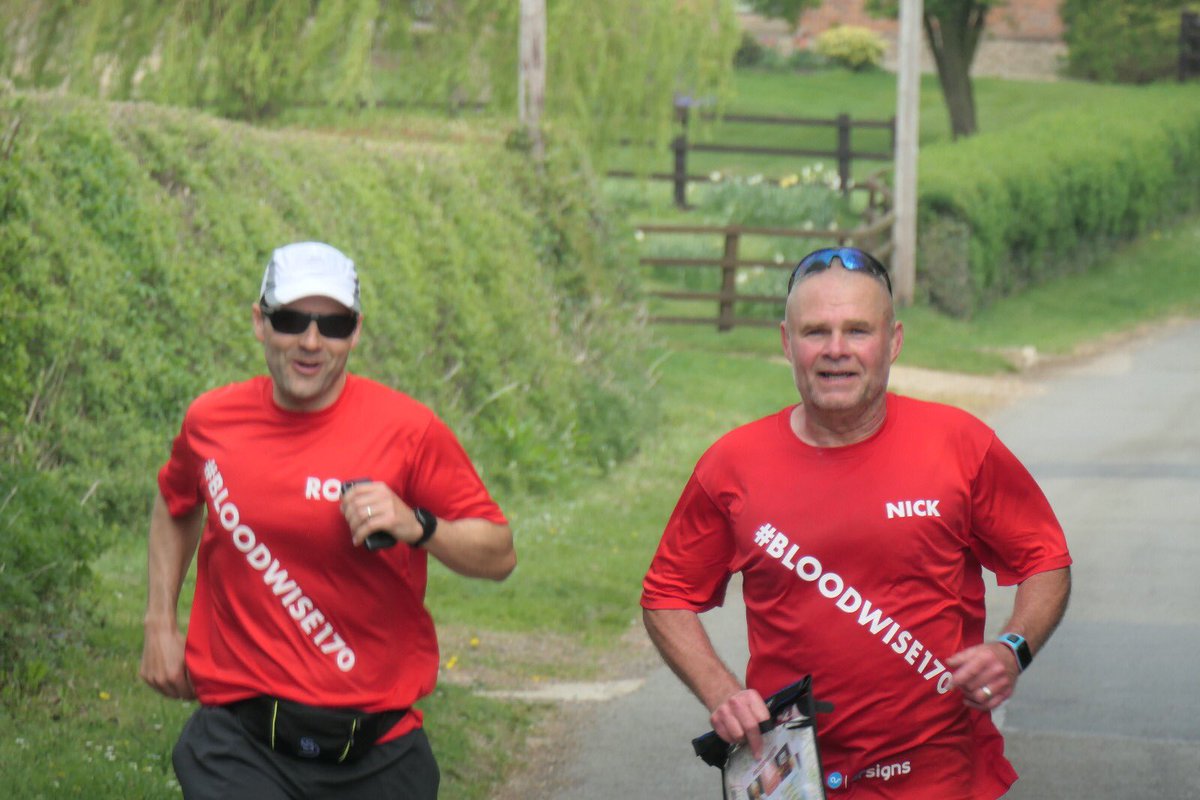 Emma000123's tweet photo. desperate for the #bloodwise170 to get recognised at @LondonMarathon tomorrow &amp; get some press coverage as they’ve done so well &amp; raised so much money, so pls retweet my previous tweets to help! @bbcemt @AnneDaviesTV @johnbhess @CanalRiverTrust https://t.co/ZkQ4uIXx2N https://t.co/QP1UKMjotd