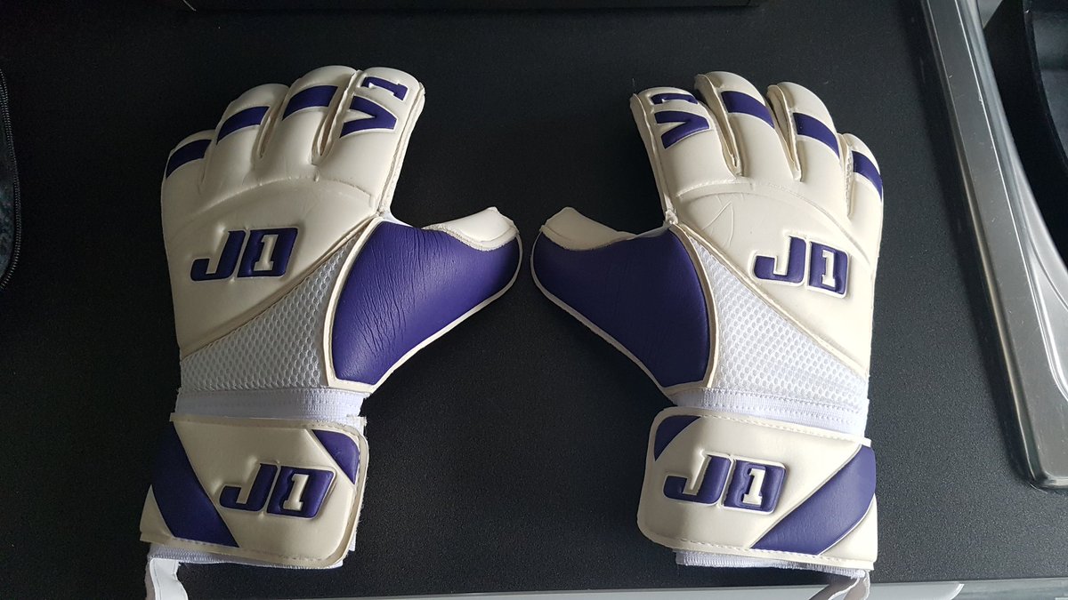 Using these bad boys for the first time today @GlovesJd1 #teamjd1