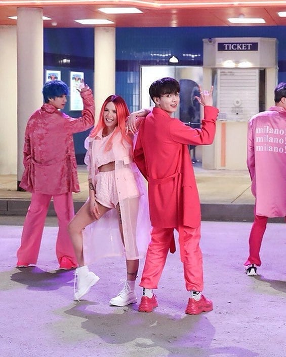 B_m00nlight's tweet photo. @ArmyBrigade13 @BTS_twt ARMY with love
BTS want to kill us I know
#BBMAsTopSocial BTS @BTS_twt https://t.co/C1FXftD3g1