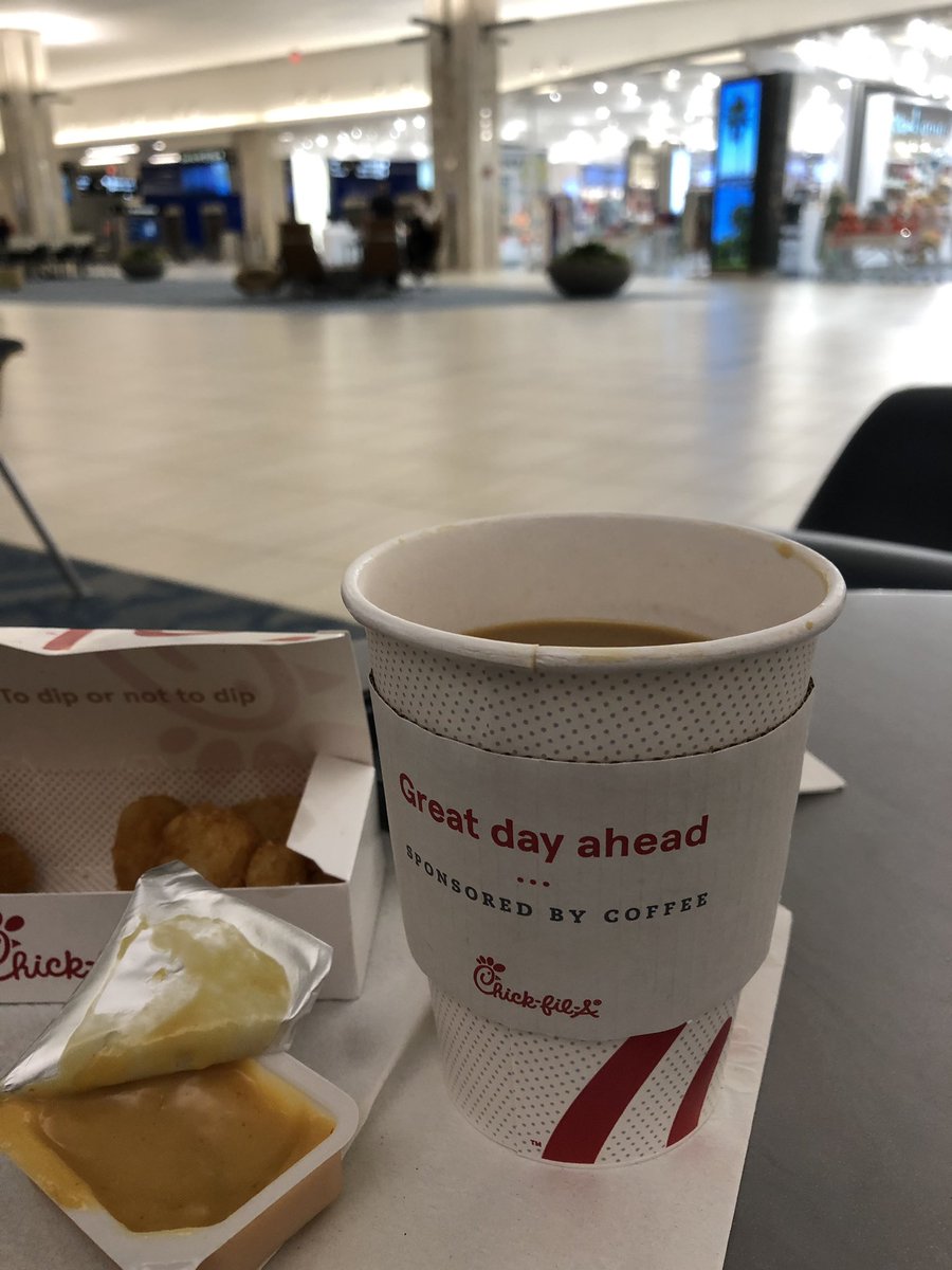 mojojulieb's tweet photo. #Tampa Intl Airport 5:30 am. Several breakfast joints open, only one had a line - @ChickfilA. Sure, I’ll hop that bandwagon. Les’ go! #sponsoredbycoffee https://t.co/pHvud7noUa