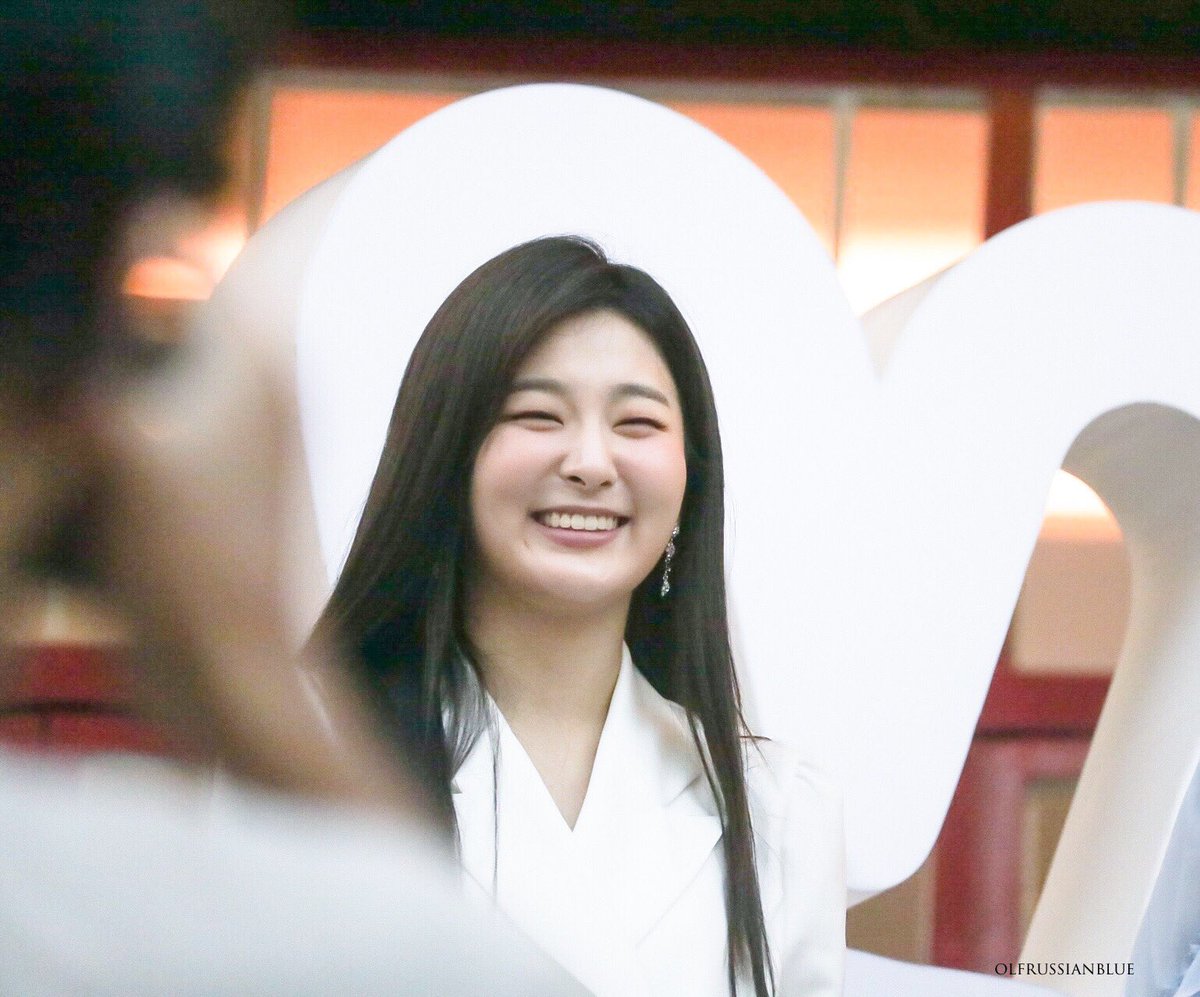 cpk158's tweet photo. 🐻♥️ 

#RedVelvet #RedVelvetinVietNam #Seulgi #KangSeulgi #VHEARTBEAT2019 #VLIVE https://t.co/PwdiZr19Bq