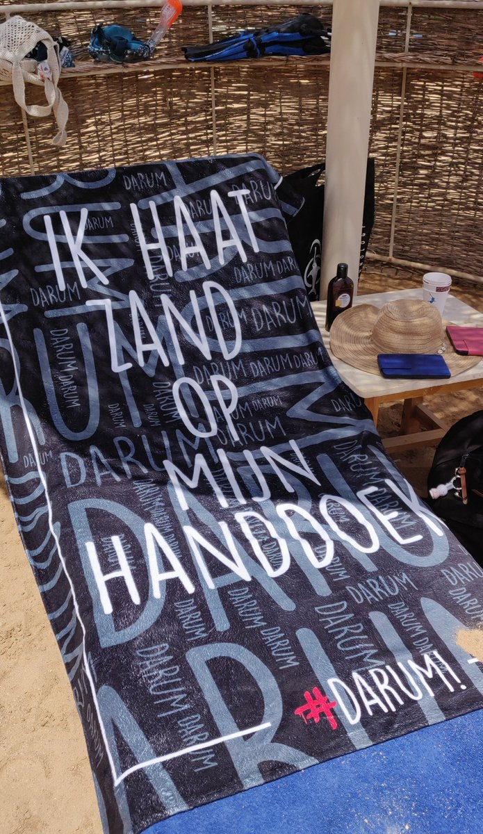 dennboss's tweet image. Ondertussen op het strand in Egypte 😎

#darum #SampleTest #strandlakens