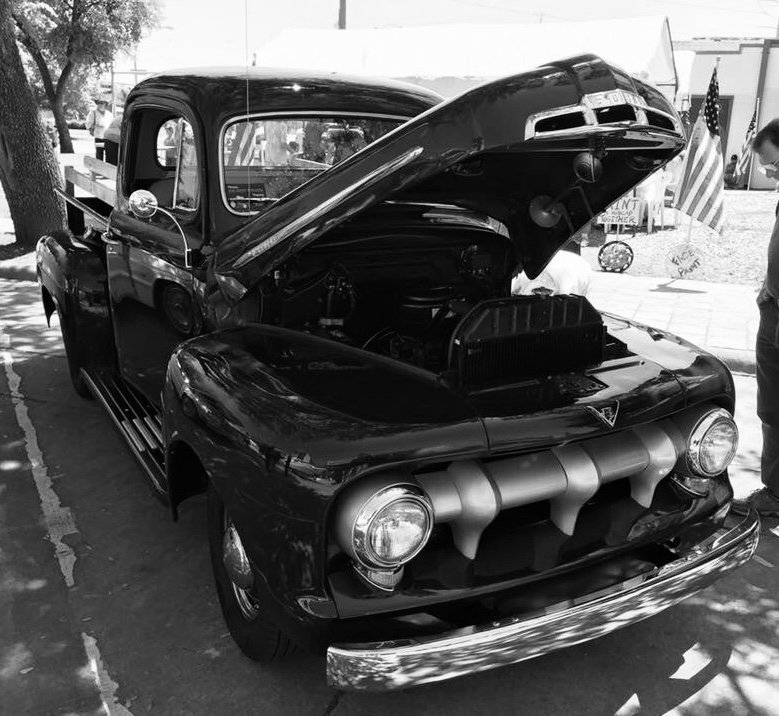 PaulEM53's tweet photo. Networking tip: Classic car owners and fans are a great network of people to know.  #powernetworking #wheelsofhope @RealNewsPR @NFHSMagnet @parkerseminars @ImprovBizClaire @DonnaWald @mvisentine @NPAexecutes @VeritexBank @GarlandsWheels @GarlandsHope @Ford https://t.co/H4zpiFdzpr