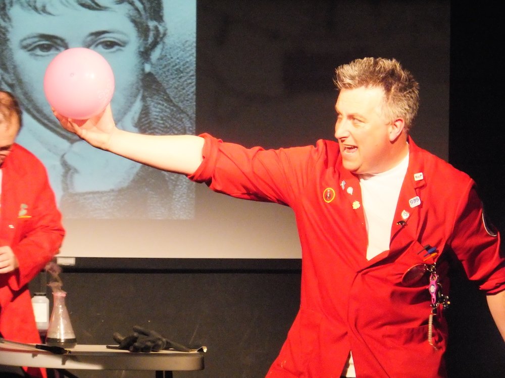 cockpittheatre's tweet image. At a loose end today? 
Want #family fun? Try SO, YOU WANT TO BE A SCIENTIST? at 2pm 
Something more grow up? At 7:30pm see #BedPeace. A play marking 50yrs since the #LennonOno bed in. 
Or u could do both. We've got comfy sofas &amp;amp; beer.
#theatre #london 
ow.ly/imrM50snFcK