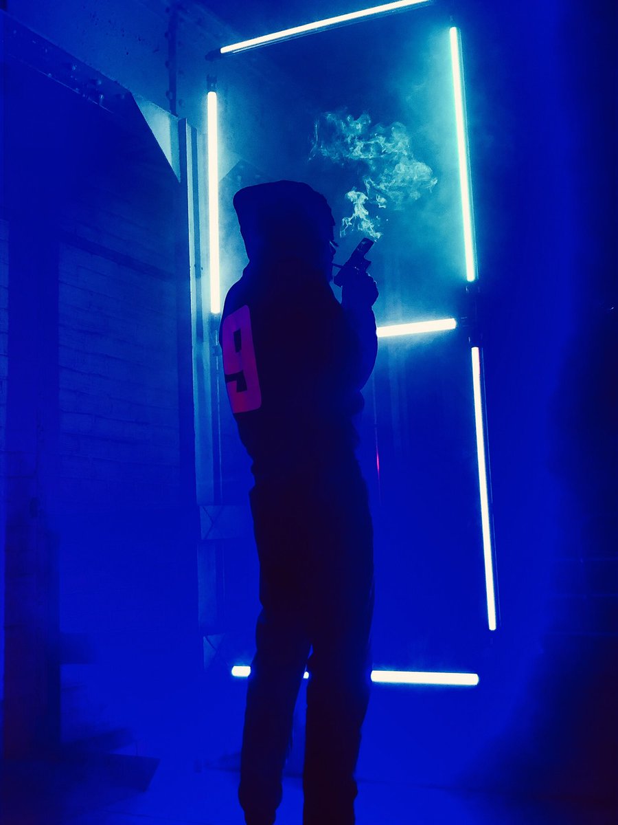 awagangmusic's tweet image. Alors vous avez kiffé le clip de Nine de @didditrix ? 🌊 ou 🔥?

Clip totalement encore disponible : youtu.be/eb5lGekzjIg
#DiddiTrix #DopeBoyz #TrixCity #Nine