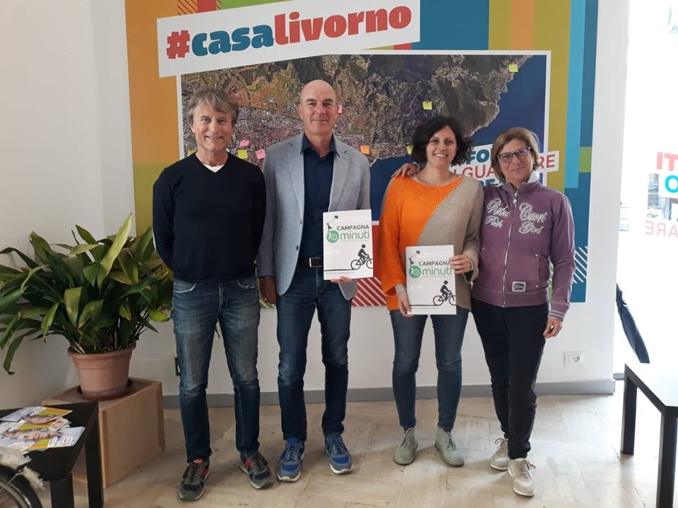 C10MINUTI's tweet photo. Luca #Salvetti aderisce alla Campagna 10 Minuti 2019 🚶‍♀️🚲
il manifesto per la mobilità Urbana https://t.co/Z4ZTIvcWTU #elezionisindaco #livorno #26Maggio https://t.co/mFOl7C2BV2