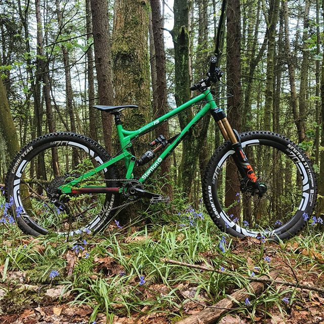 StantonBikes's tweet photo. Out and about on some local trails on the Switchback FS 160 aka "Green with Enve" hope the weather switches back to sunny soon today was a wet one! #stanton #stantonbikes #switchbackfs #steelisreal #fullsuspension #stantonownersgroup #derbyshire #ukmade https://t.co/SL2rjZzy8c https://t.co/IbirWkfKch