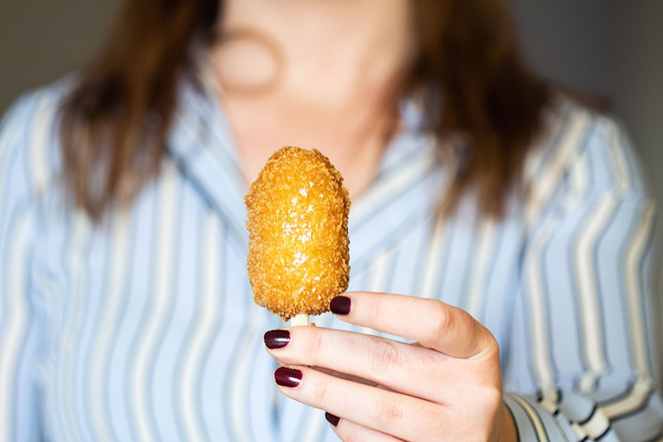 Chi ha avuto il privilegio di mangiare da <a href="/massimobottura/">massimobottura</a> o conosce la sua cucina, riconoscerà l’omaggio, che non è soltanto nella forma ma anche nella sostanza simbolica dell’ingrediente che <a href="/Chefdeg/">Stefano De Gregorio</a> ha deciso di usare nella sua reinterpretazione.
sfizioso.it/ricetta/crocca…