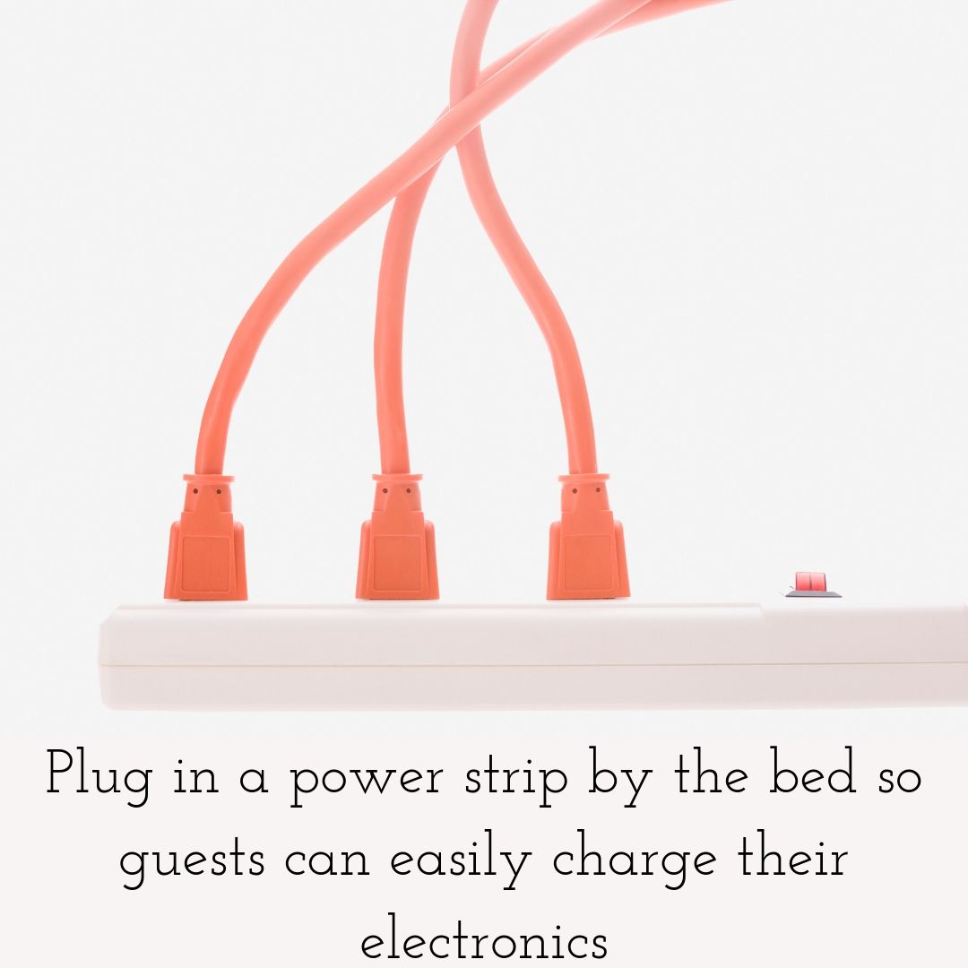 airbnbbabes's tweet photo. Guests are traveling with more electronics than ever! Make sure there is a power strip next to the bed - bonus points if it has USB plug-ins. 

This is especially important for business travelers 💼

#AirBNBTips #VacationHomeRentals #AirBNBManagement #HostingTips #AirBNBHosting https://t.co/Wg9UPJegk3
