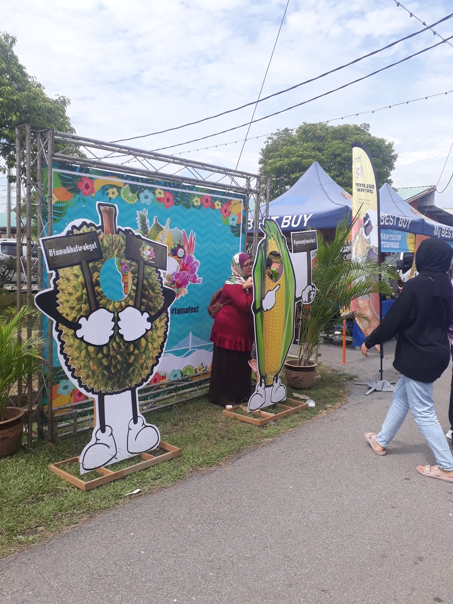 AbOpenang's tweet photo. Macam macam ada
@#penangfamafest2019
Esok 1 hr lg...
Jom serbu
@mustahapa 
@FAMA_Malaysia https://t.co/vEaJiFjZSb