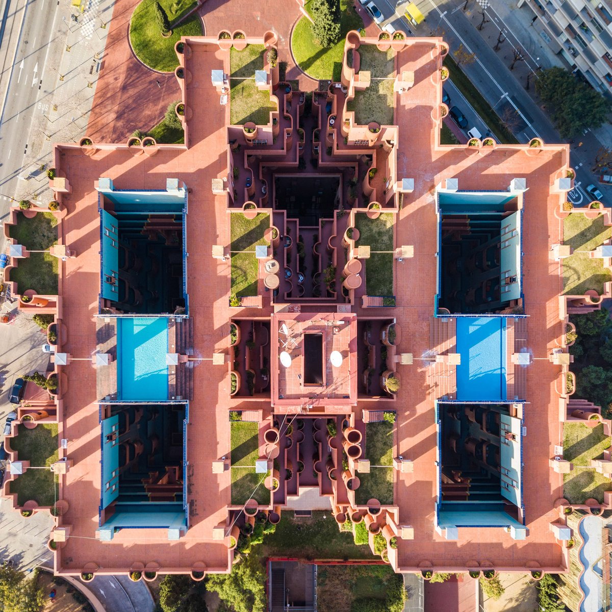 Drone photography captures Barcelona's architectural symmetry from above: at.dezeen.com/2DxdDkQ