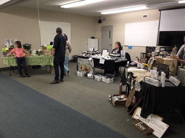 ParkwoodGardens's tweet photo. WOW! Thank you so much to the vendors and volunteers who helped make last night's #QuarterAuction a success! We raised close to a $1,000 for our emergency food cupboard! 

#ParkwoodGardens #Guelph #GNSC #Community #ThankYou https://t.co/vpkTv27eYa