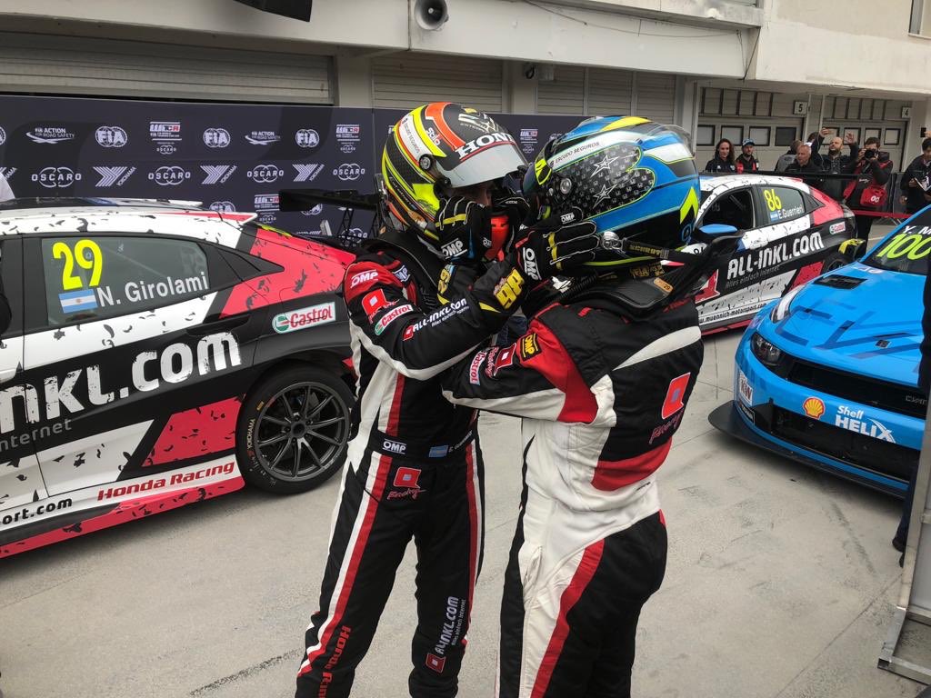 eguerrieriok's tweet photo. • P3 en Hungría, esta vez intercambiamos escalones con @bebugirolami en el podio! Felicitaciones amigo!

• P3 in Hungary, we swapped positions in the podium with @bebugirolami this time! Congrats my friend!

#TeamEG #TheTiger #AlwaysInMotion https://t.co/NQfdJ95VEn