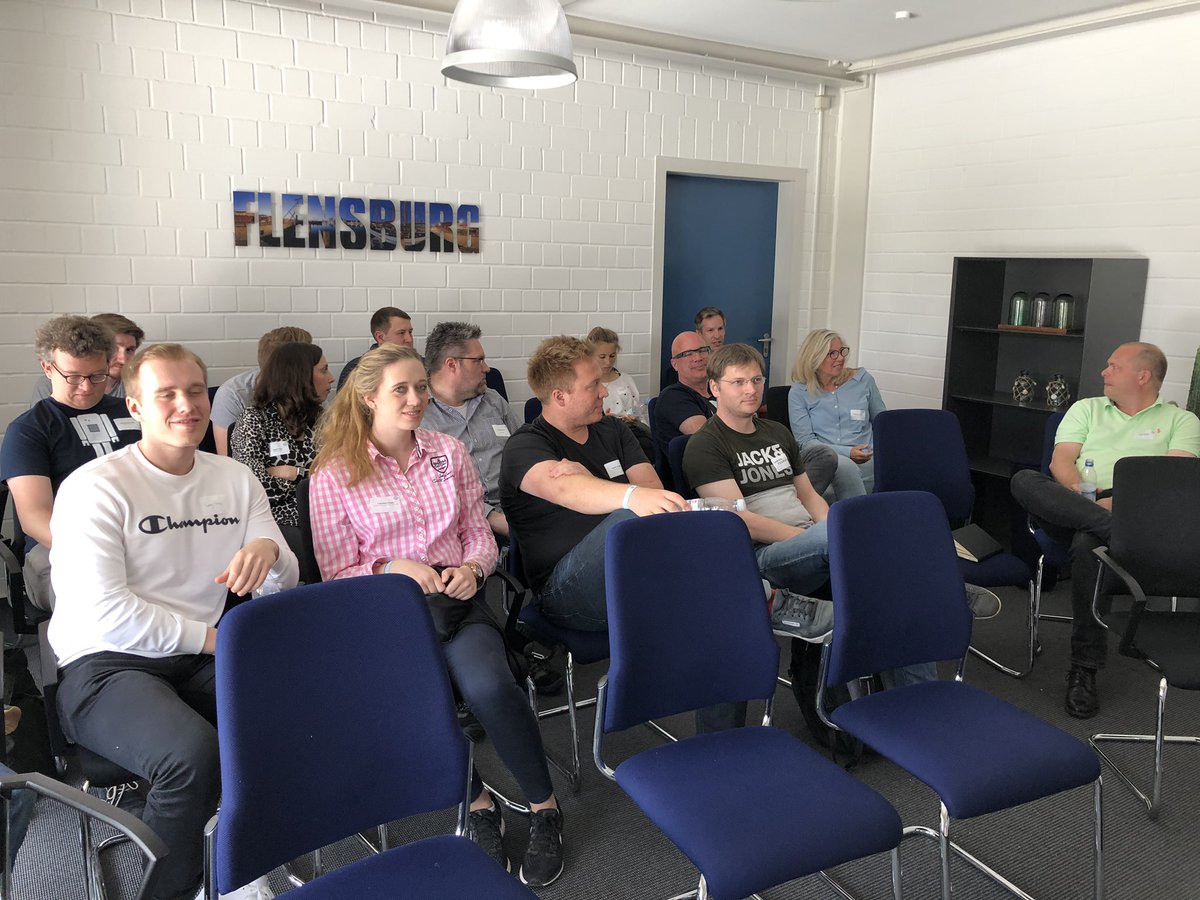 Stefanglocal's tweet photo. Heute Session zu unserem Accelerator in Lübeck gehalten und wieder wertvolles Feedback erhalten! #bcfl19 https://t.co/egCMWa6ChQ