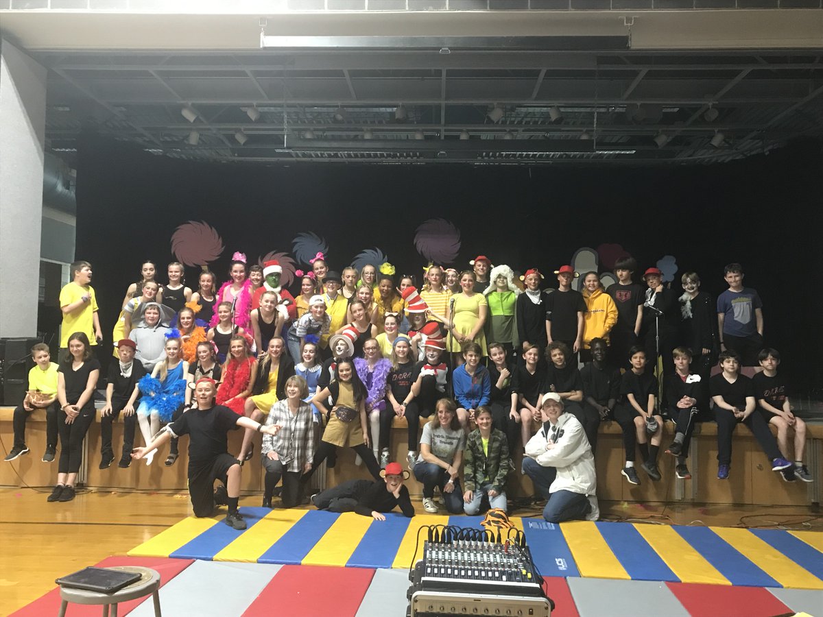 Time for 6th grade cast to enjoy success after final performance of Seussical JR.  Outstanding job!!  Thanks to PTA and everyone else who helped put this together! <a href="/mooreteach2/">mooreteach</a> <a href="/kris10shipp/">Kristen Jones</a> <a href="/PrairiePTA/">Prairie PTA</a>