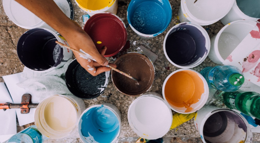 ID_Color_BE's tweet image. A la fin de vos travaux, avant de placer le couvercle sur votre pot de peinture, couvrez-le d’un film plastique afin d’éviter que le couvercle ne colle au pot avec le temps.